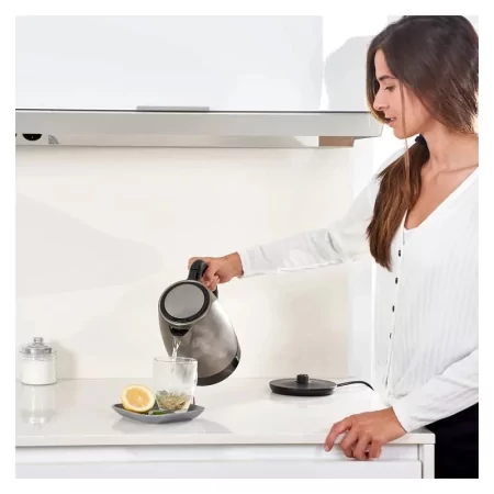 Kontrolsat - Jarro Eléctrico Black+Decker 2200W 1,7L - Inox - BXKE2201E
