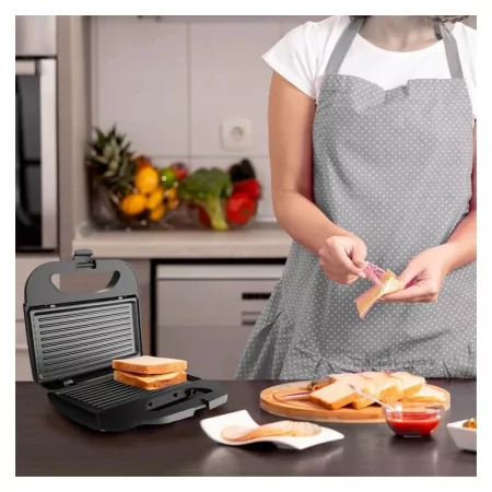 Kontrolsat - Sandwich Maker Grill Black & Decker - 750W - Brown and Black - BXSA752E